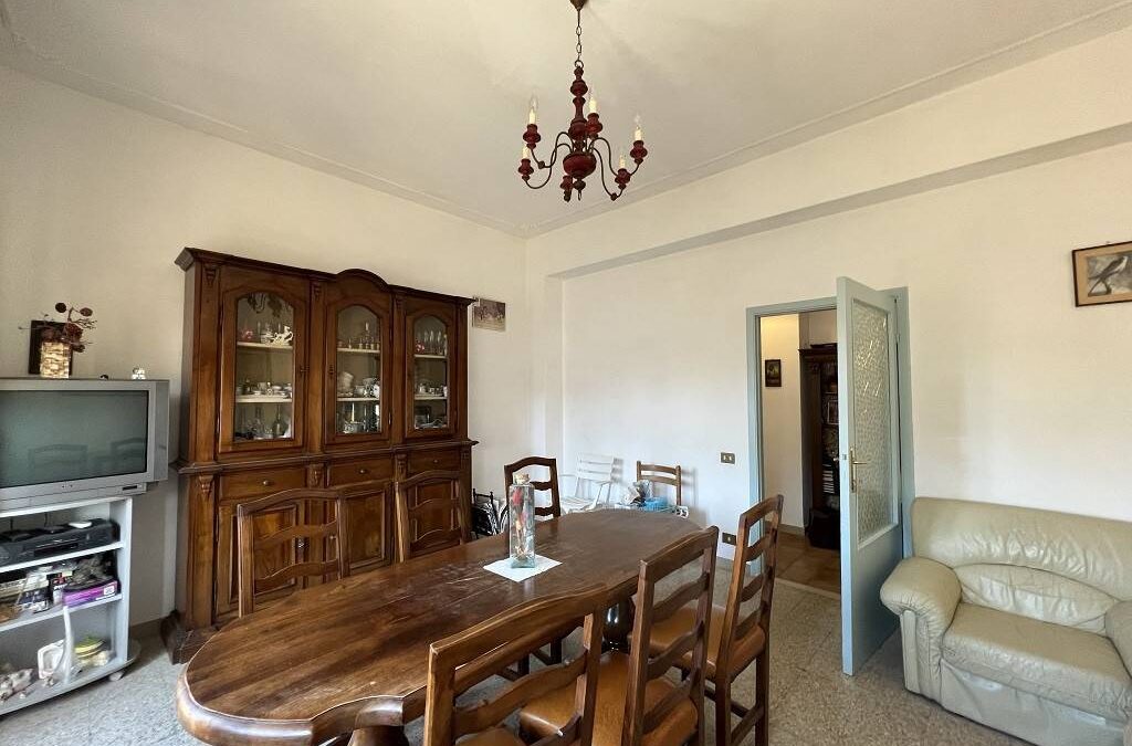 SOVICILLE. APPARTAMENTO IN PICCOLA PALAZZINA CON GARAGE