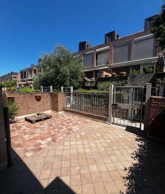 SIENA NORD. FORNACELLE TERRATETTO CON GIARDINO E TERRAZZI